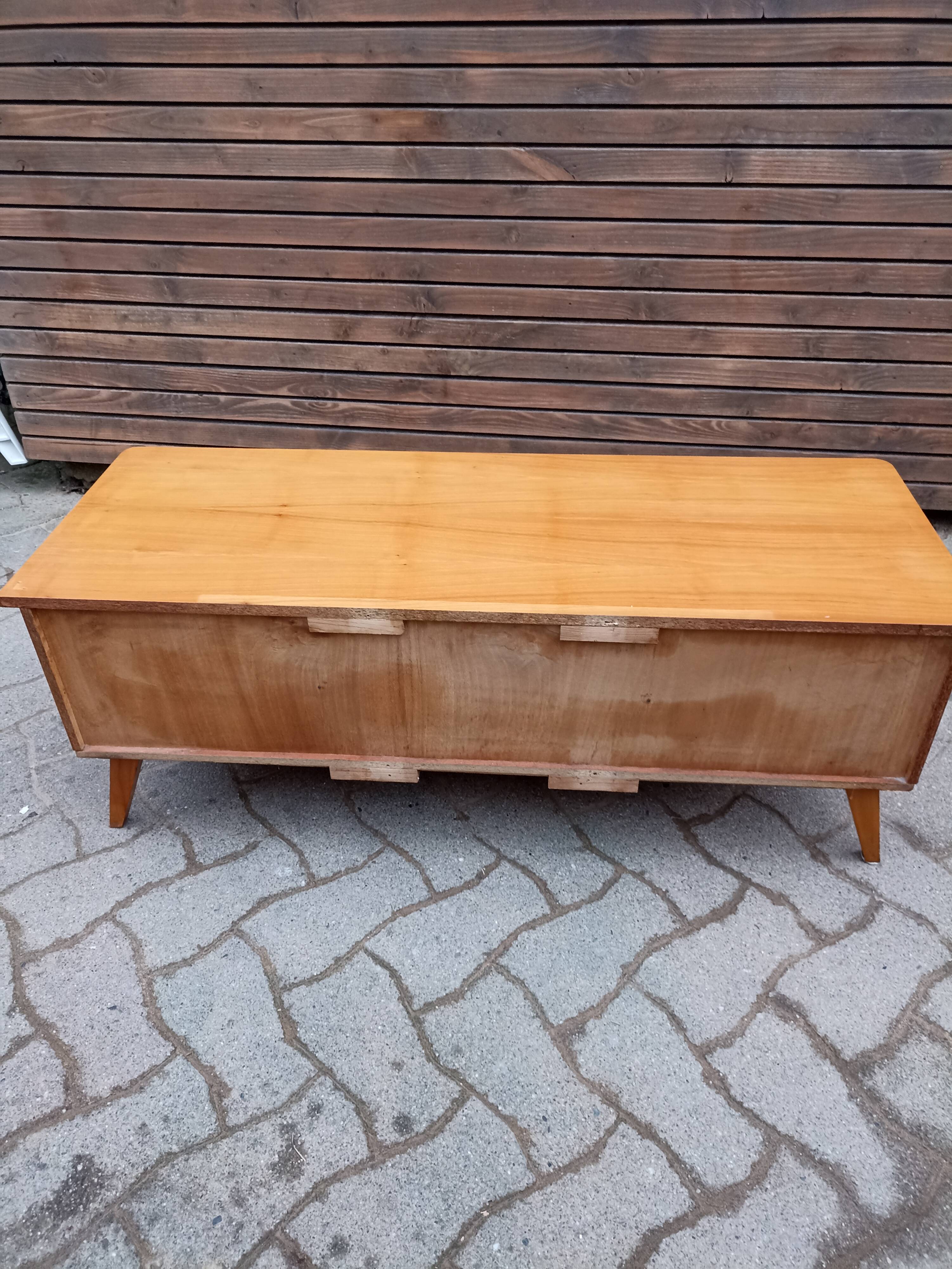 Vintage bass enfilade