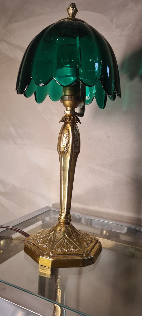 Lampe bronze doré  ciselé  ,art nouveau  ,art deco avec jolie tulipe  original 33x15  electricité ok