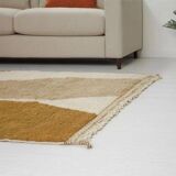 Handmade pure wool rug, size 150 x 250 cm.