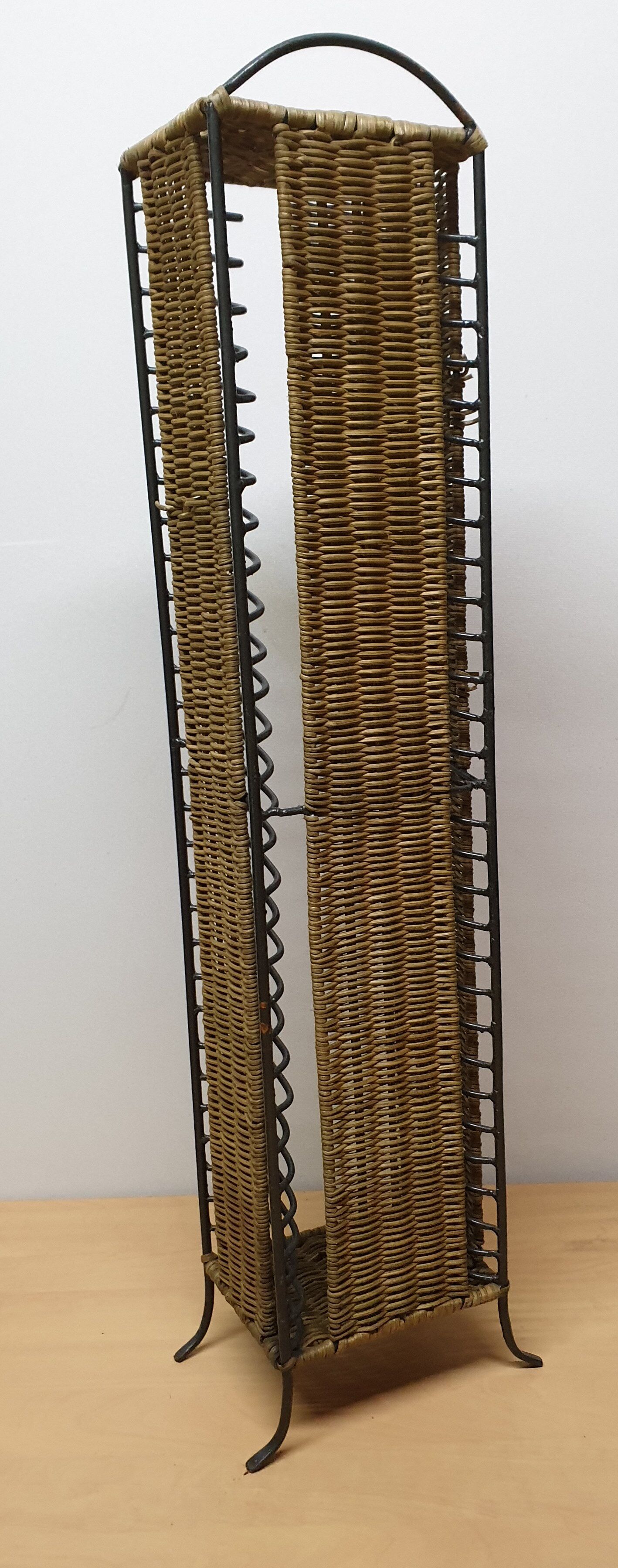 Range vintage cd metal and wicker