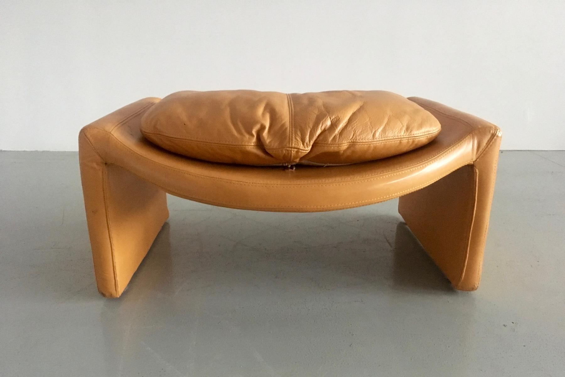 Set of 2 chairs P60 with ottoman by Vittorio Introini for Saporiti 1960