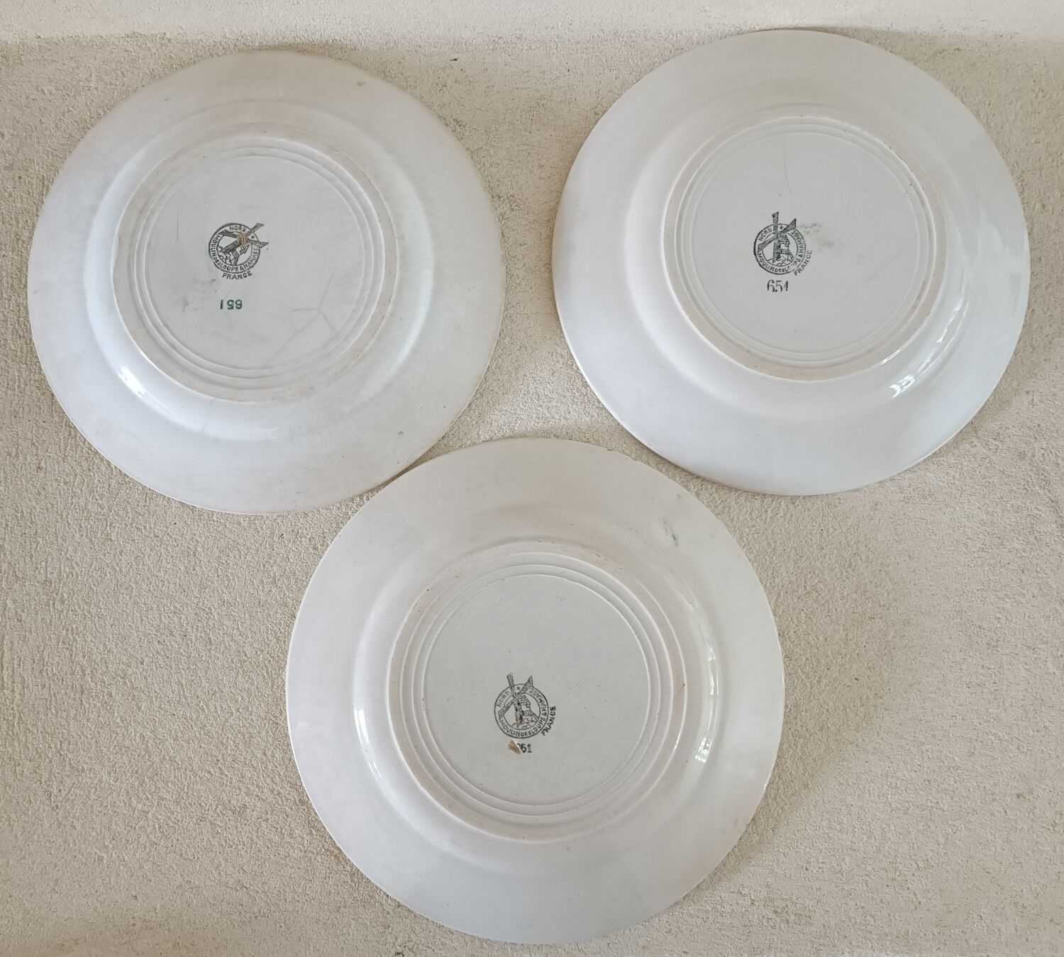 3 assiettes terre de fer Moulin des Loups