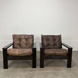 Living room sofa and brutalist armchairs in leather and wood, 70s, chalet style