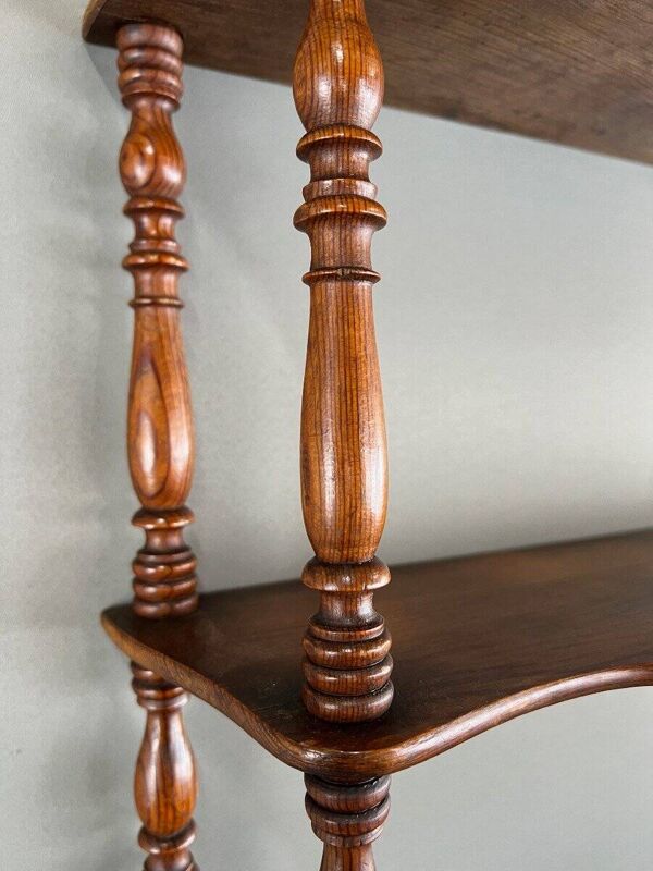 Etagère Murale En Bois Massif , XIXe Siècle