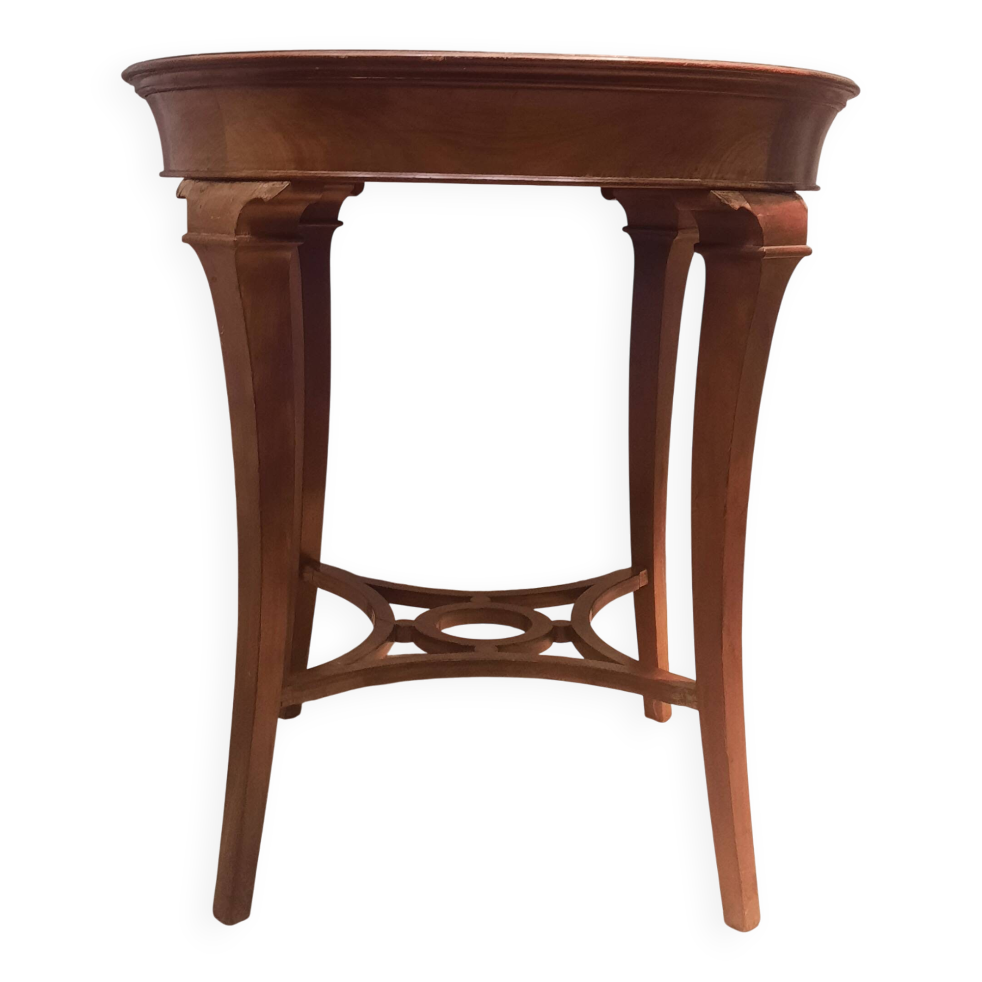 Round pedestal table in veneer wood