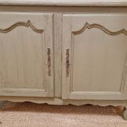 Buffet Louis XV patiné vert méridionale