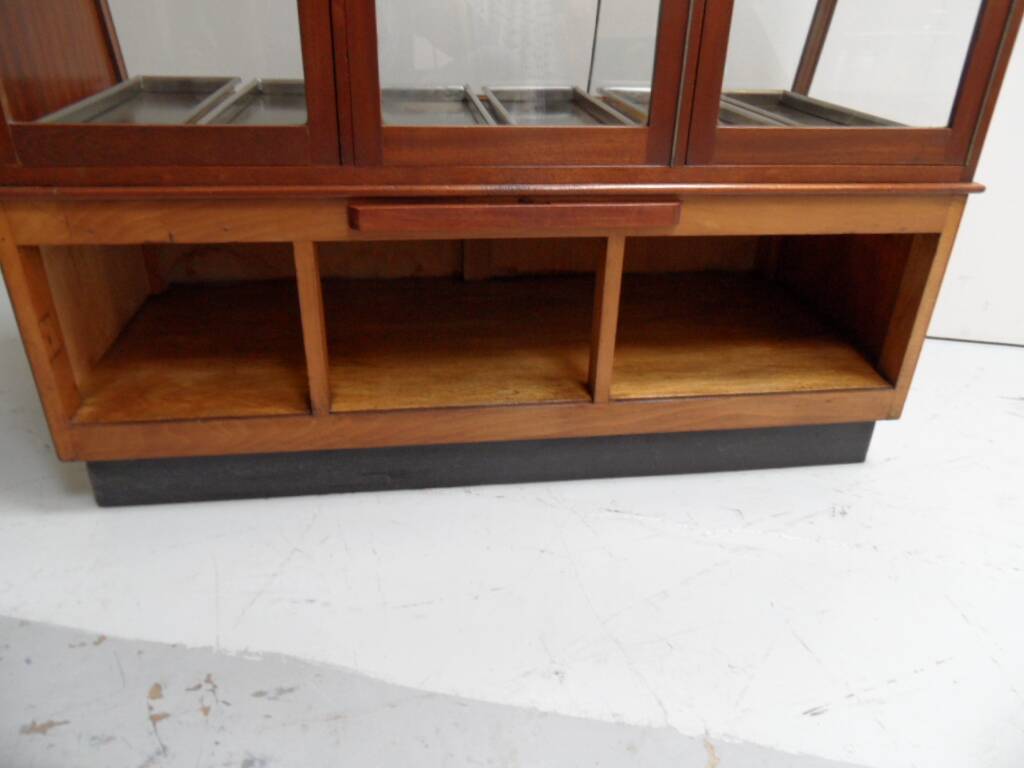 Vitrine de boulangerie vintage