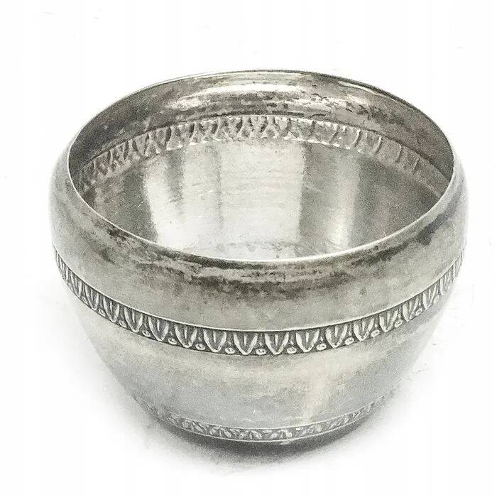 P6t salt shaker art deco