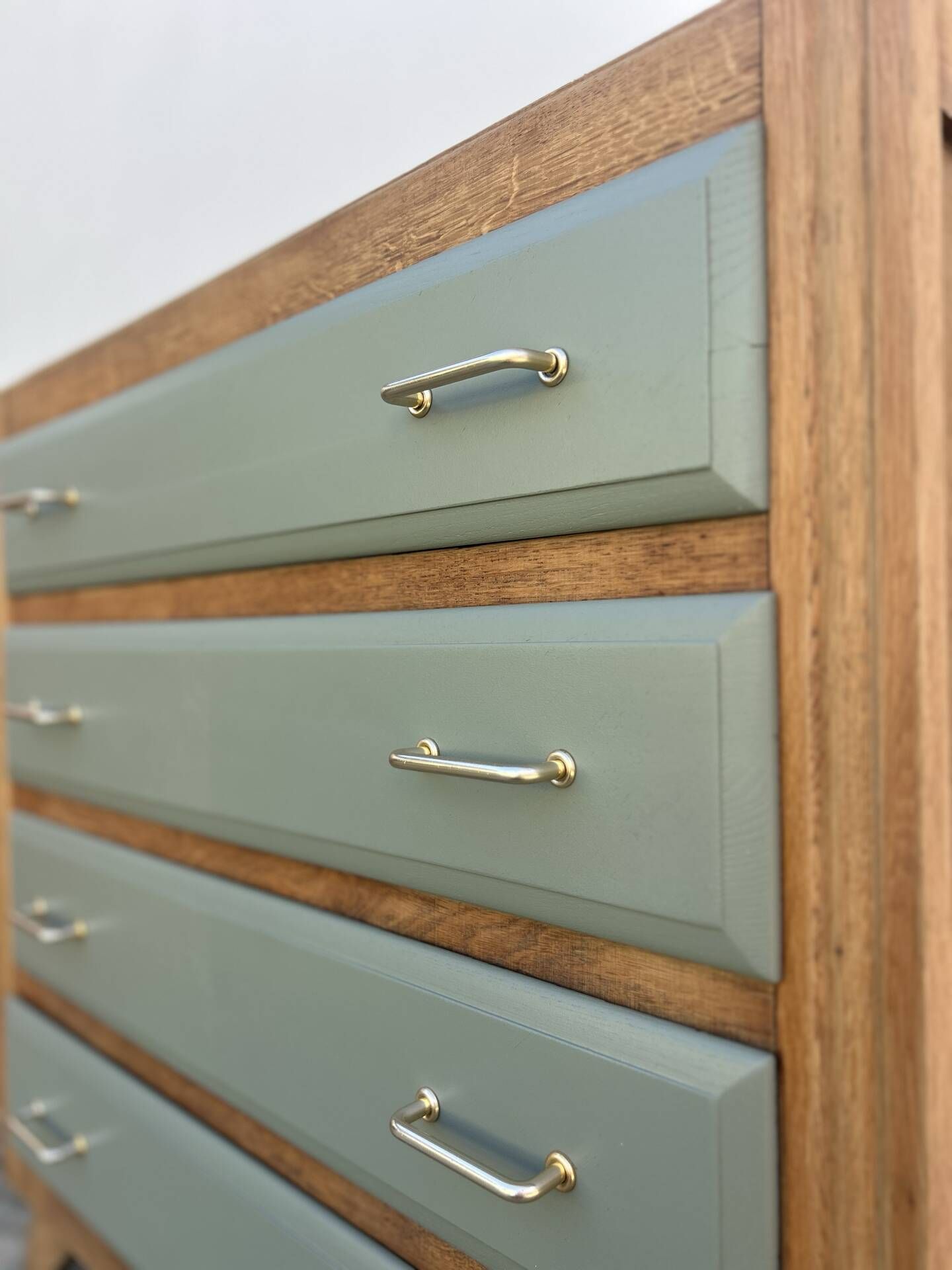 Vintage 1950s chest of drawers