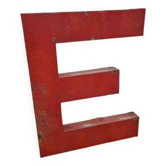 Sign letter E