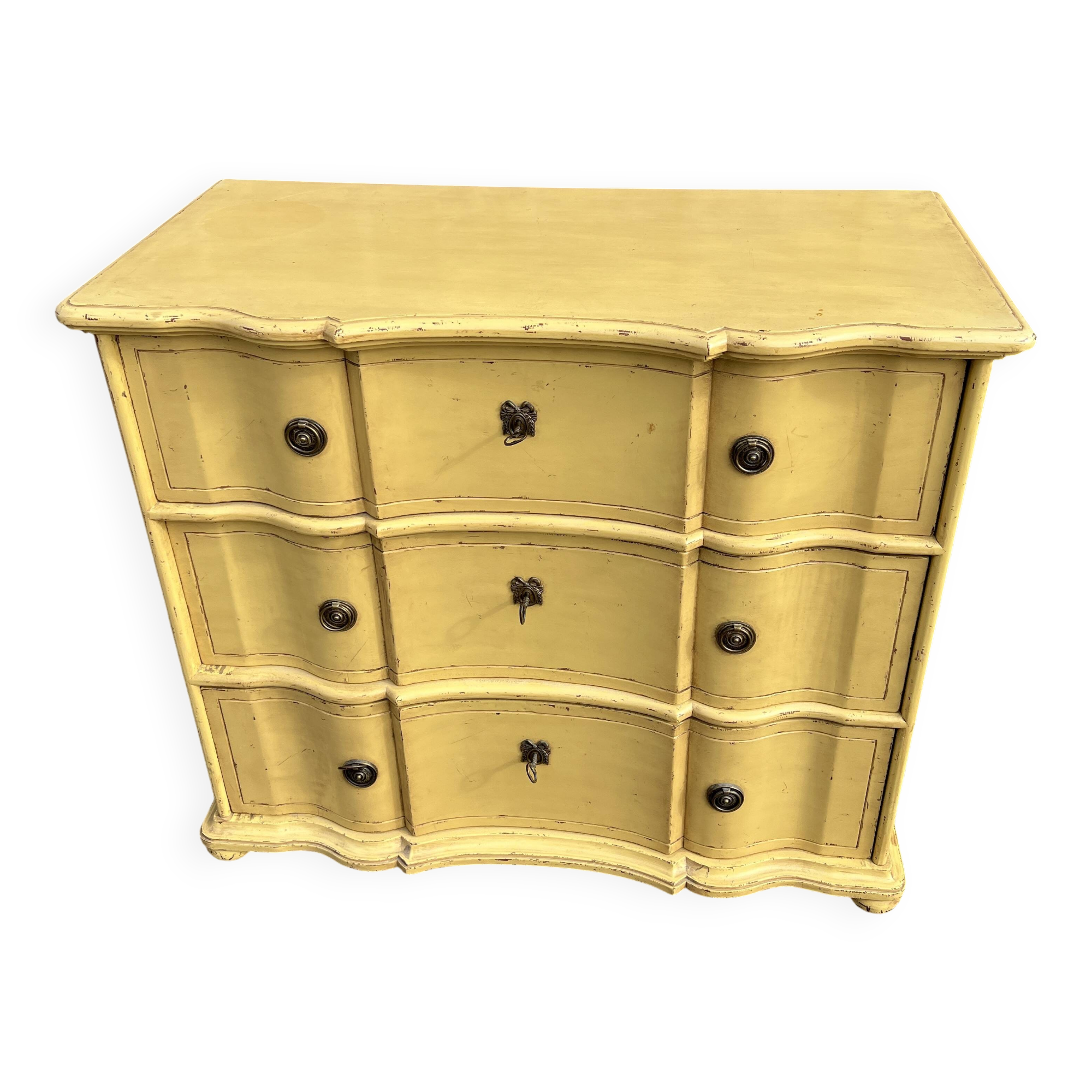 Chest of drawers with three moving drawers
