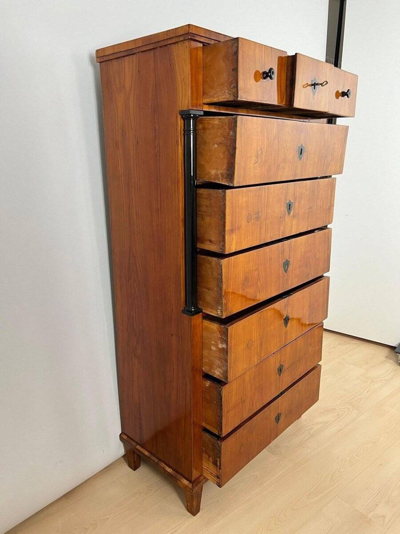 Biedermeier Chiffonier in Cherry Veneer, South Germany, 1830s