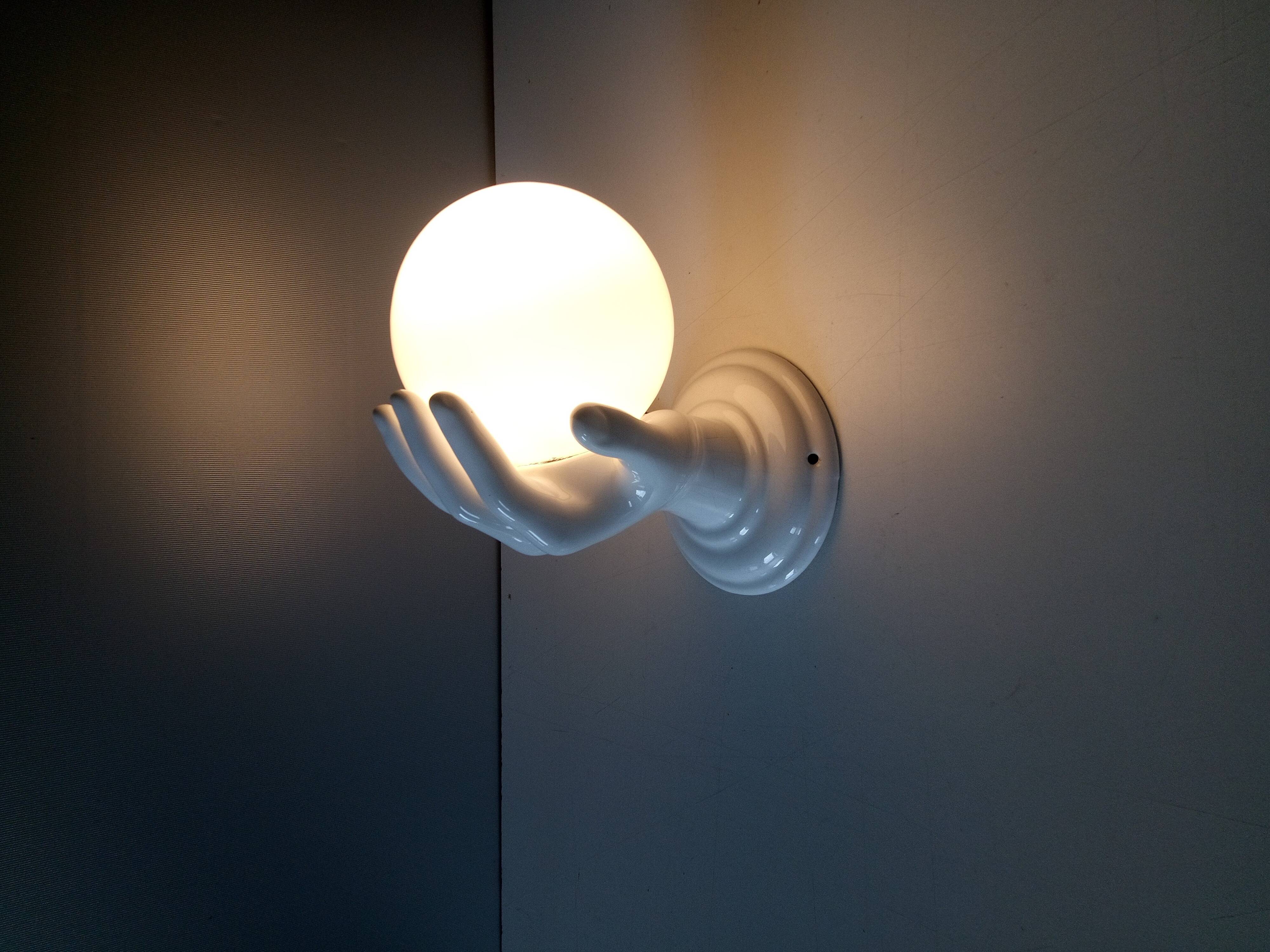 Applique main céramique blanche et opaline 1970