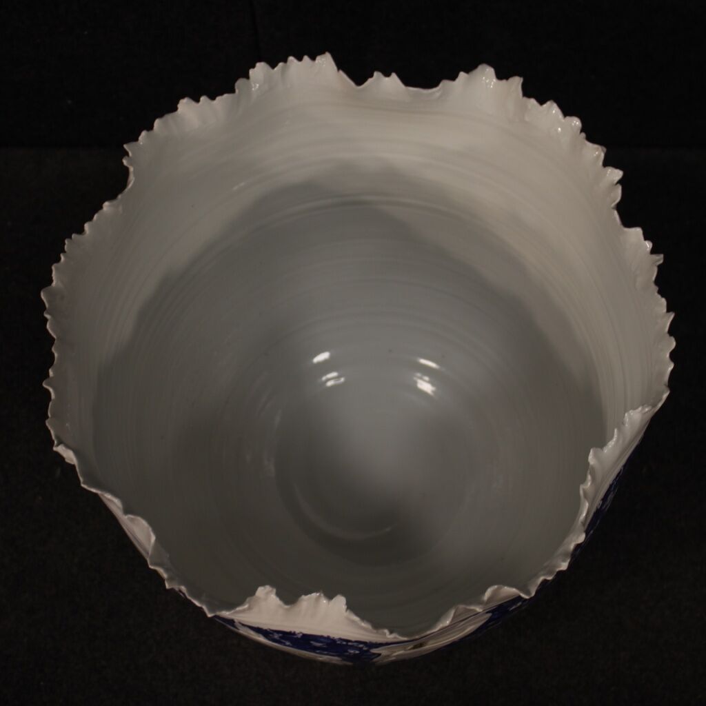 Chinese vase from the early 21st century