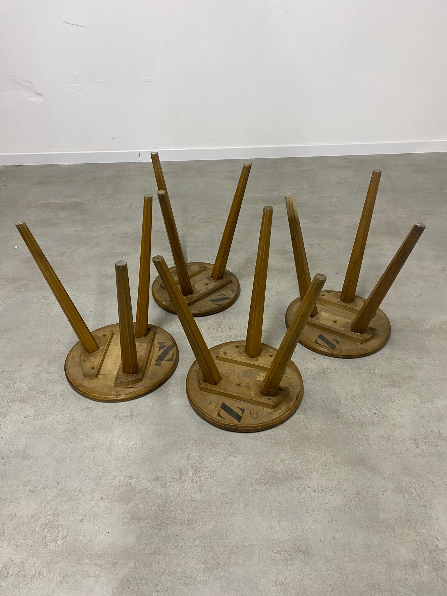 Set table and 4 wooden stools bistrot design of the 50