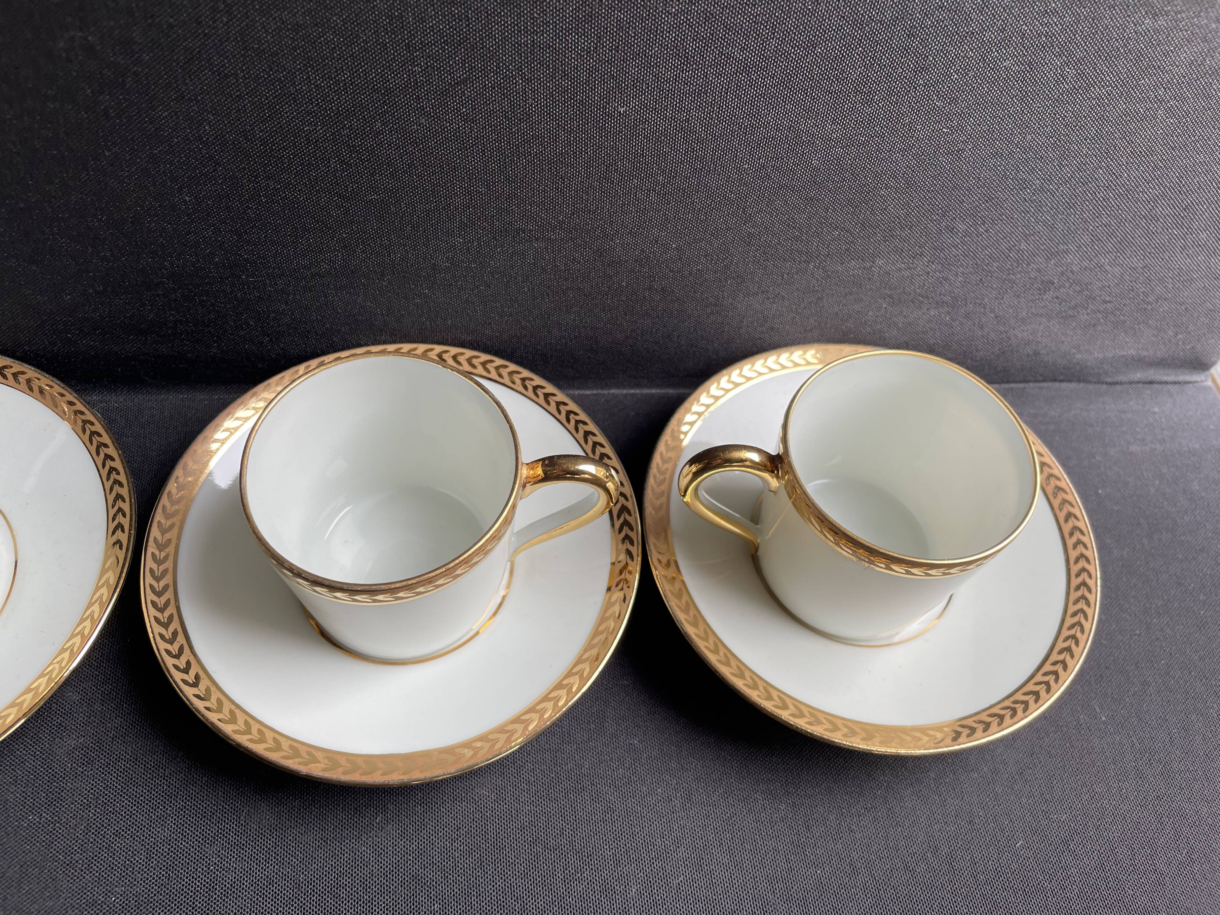 4 Moka Cups and their saucer – Limoges Porcelain