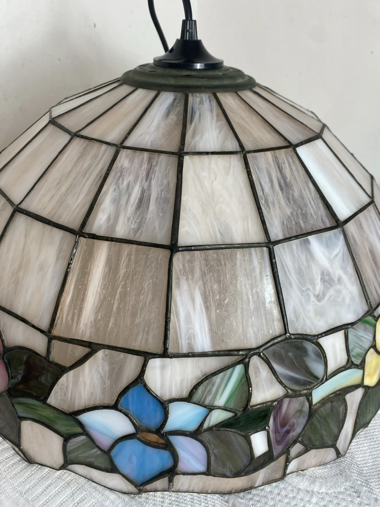 Stained glass pendant