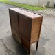 Vitrine vaisselier vintage en bois massif art déco 1950