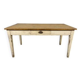 Farm table