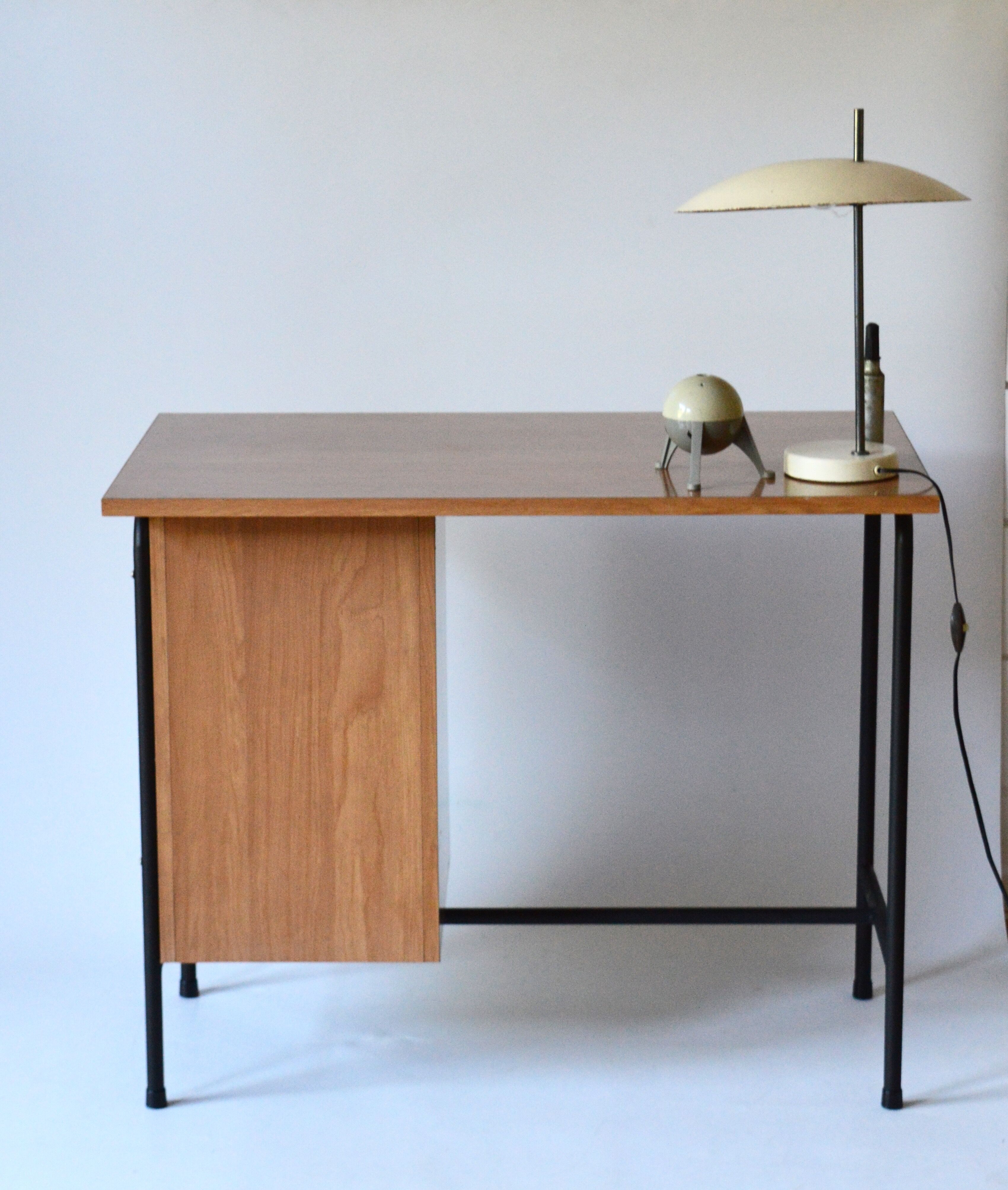 Office formica