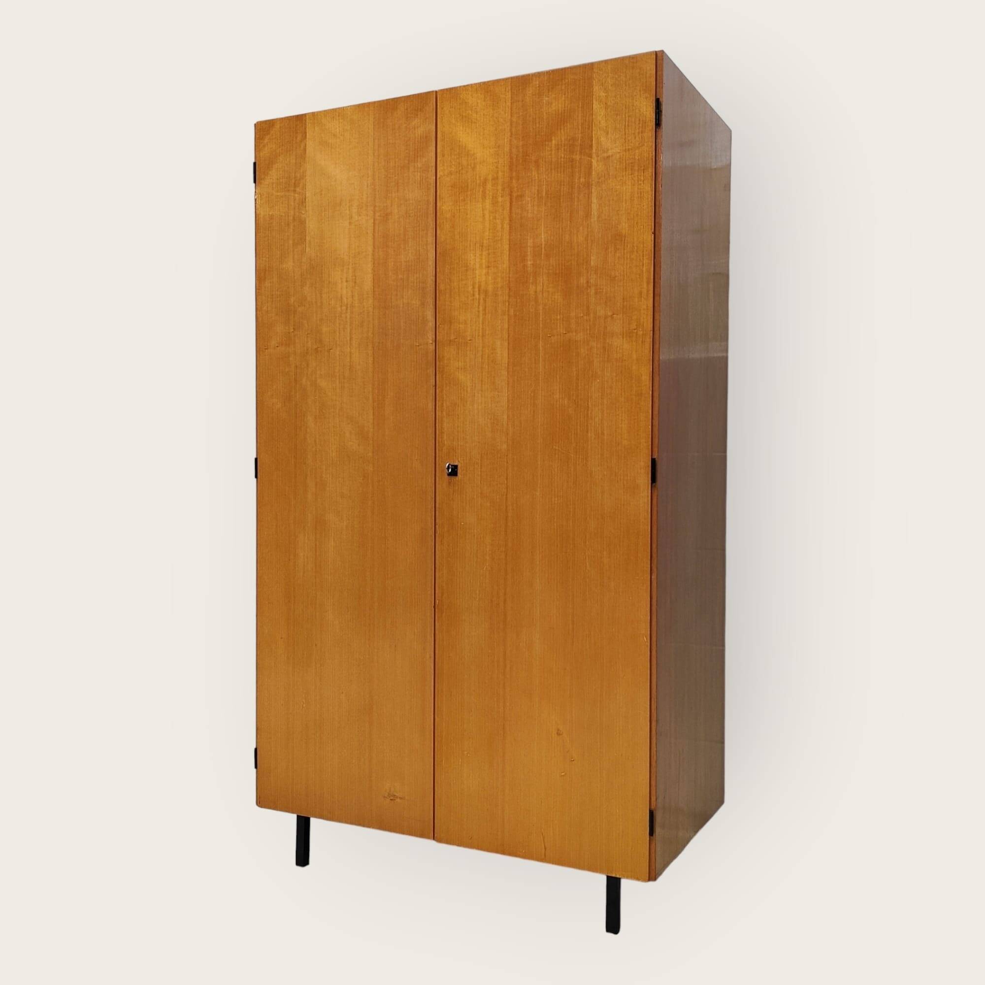 Armoire du milieu du siècle