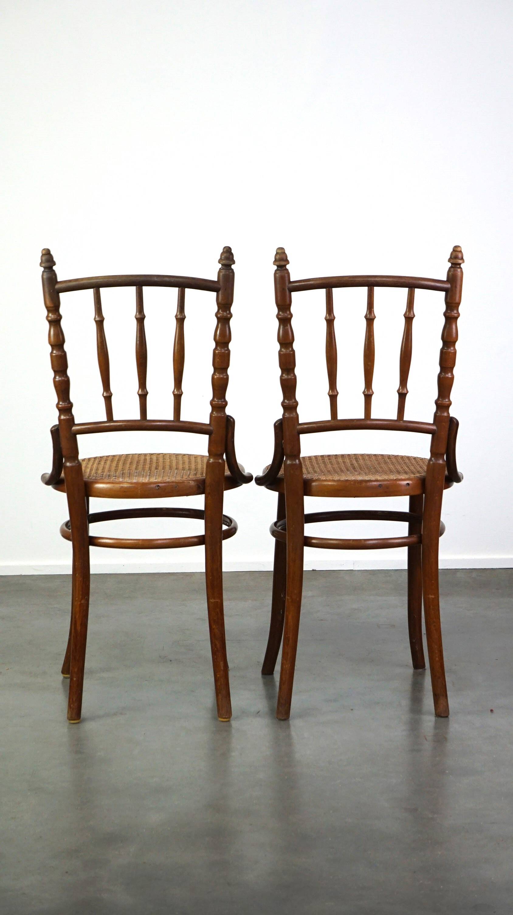 Set of 4 beautiful and atmospheric vintage design bistro chairs