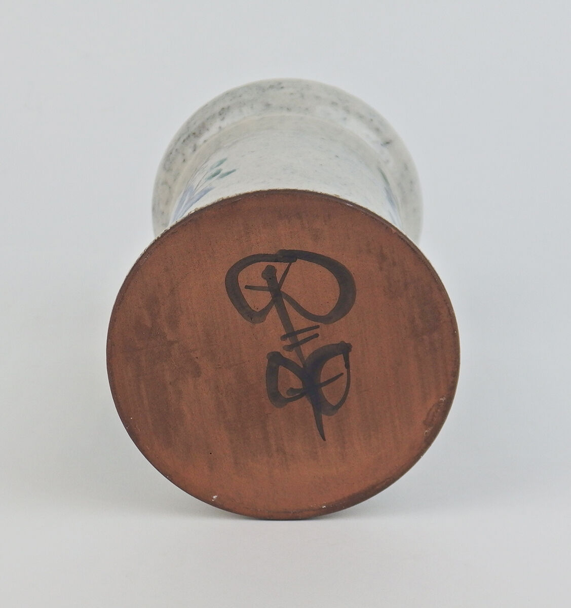 Ceramic pot by the Mulberry