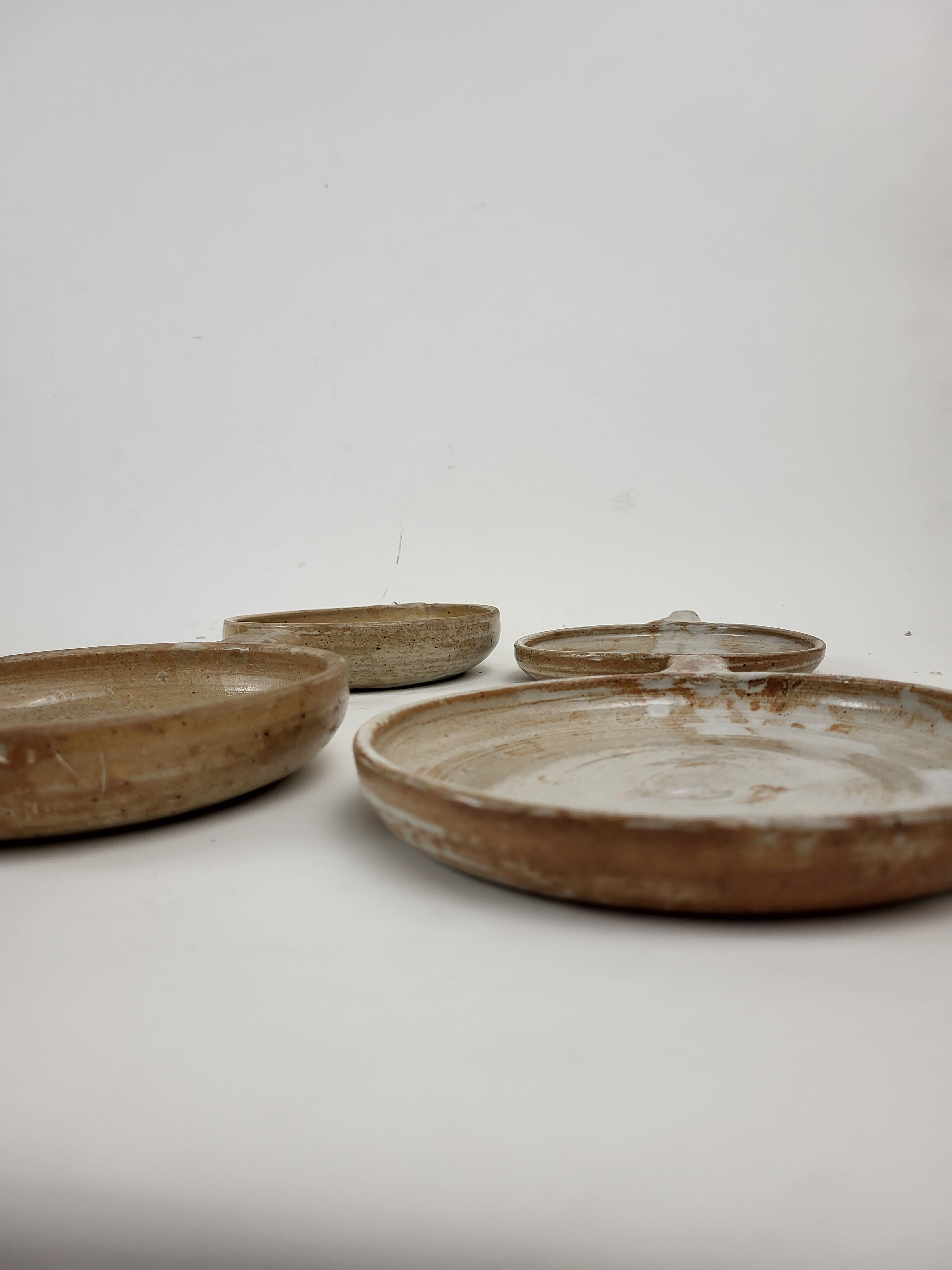 4 casseroles / stoneware dishes Pierre Lion Puisaye