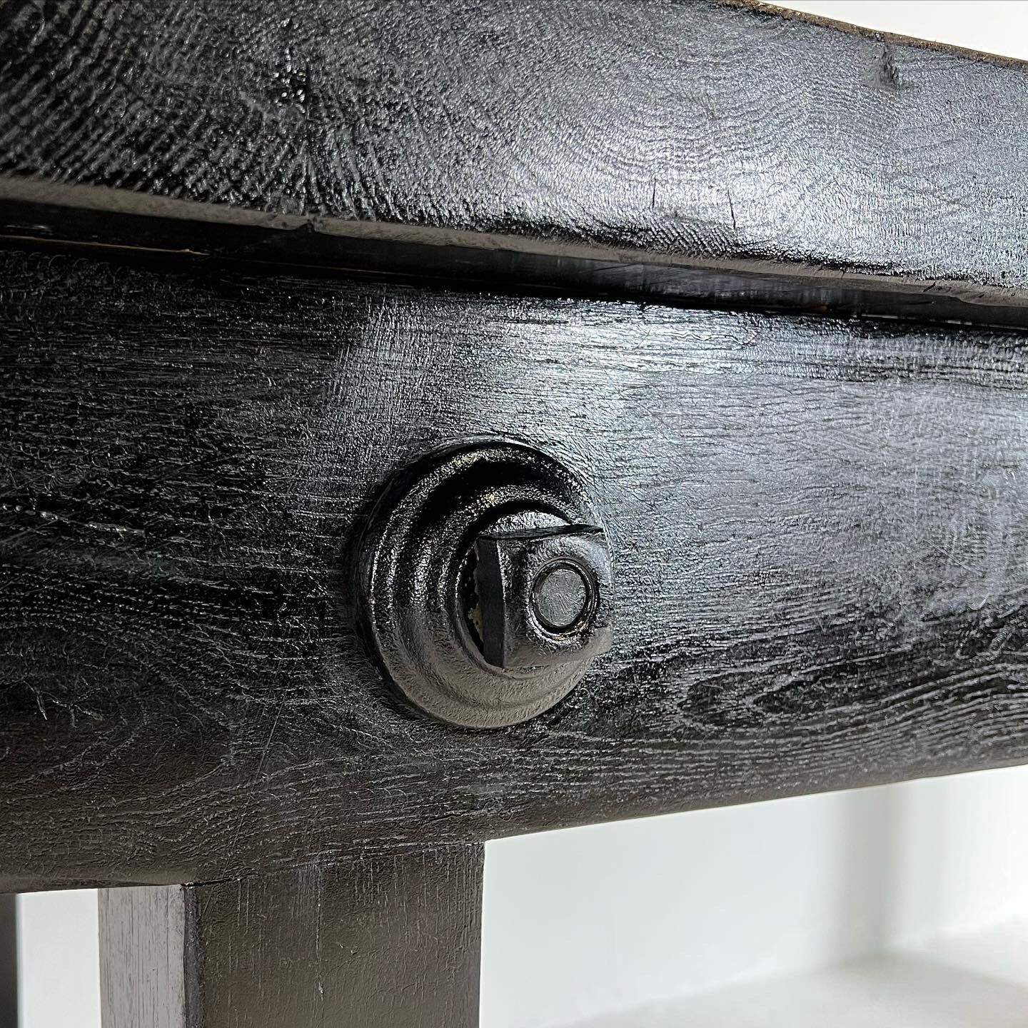 Brutalist elm table Wabi-sabi spirit and its 2 benches