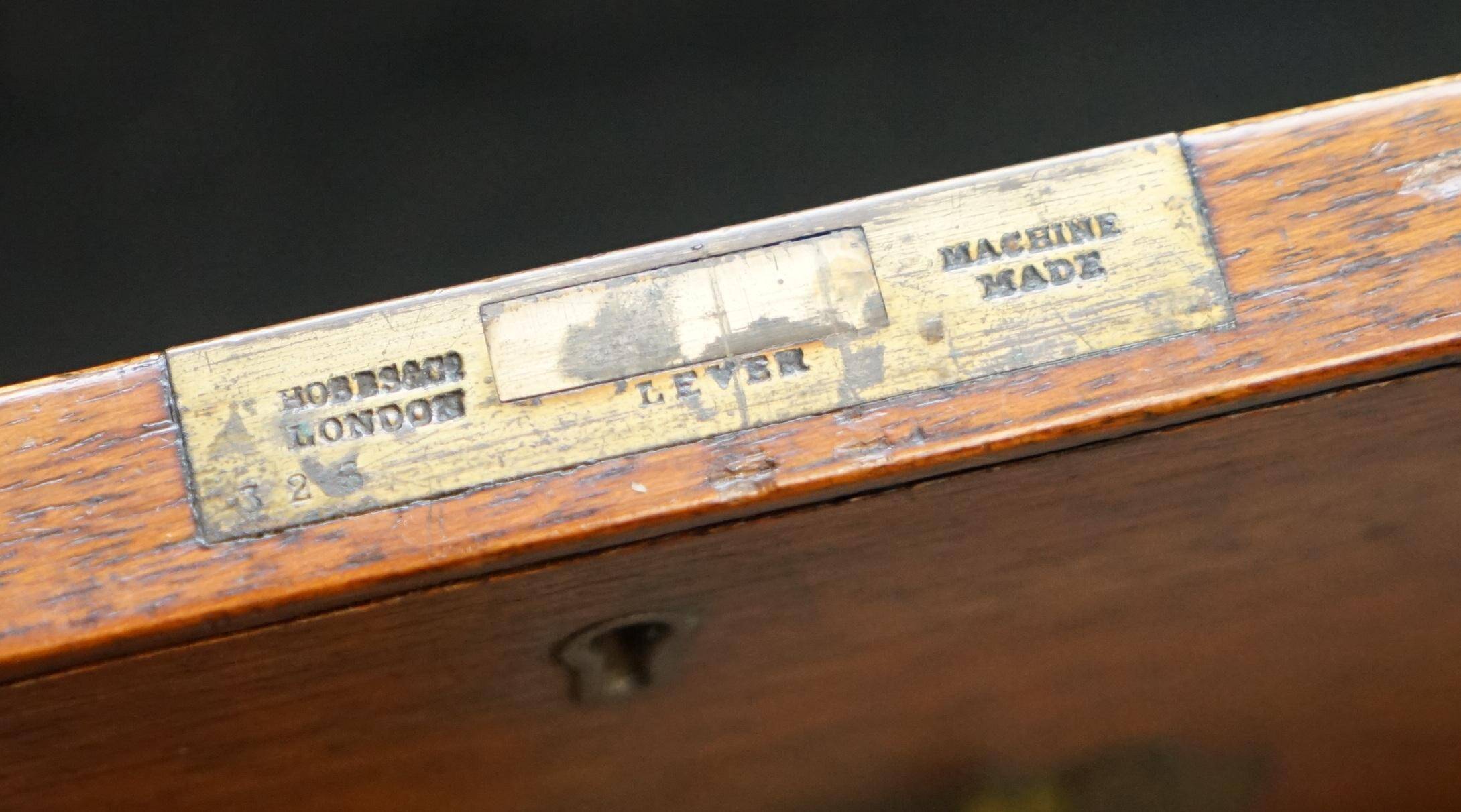 Commode de campagne estampillée Army & Navy C.S.L avec bureau rabattable