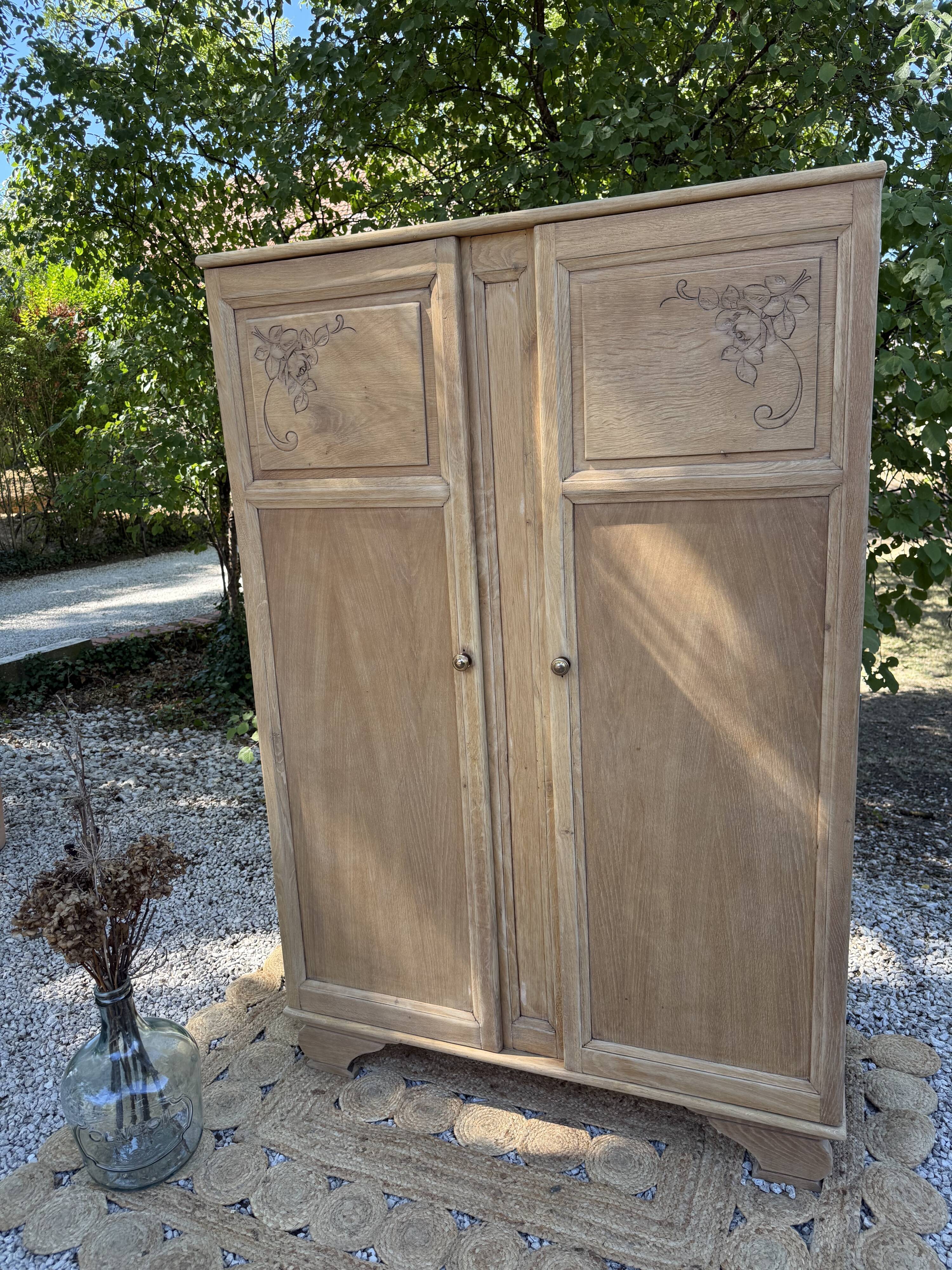 Armoire massif art déco