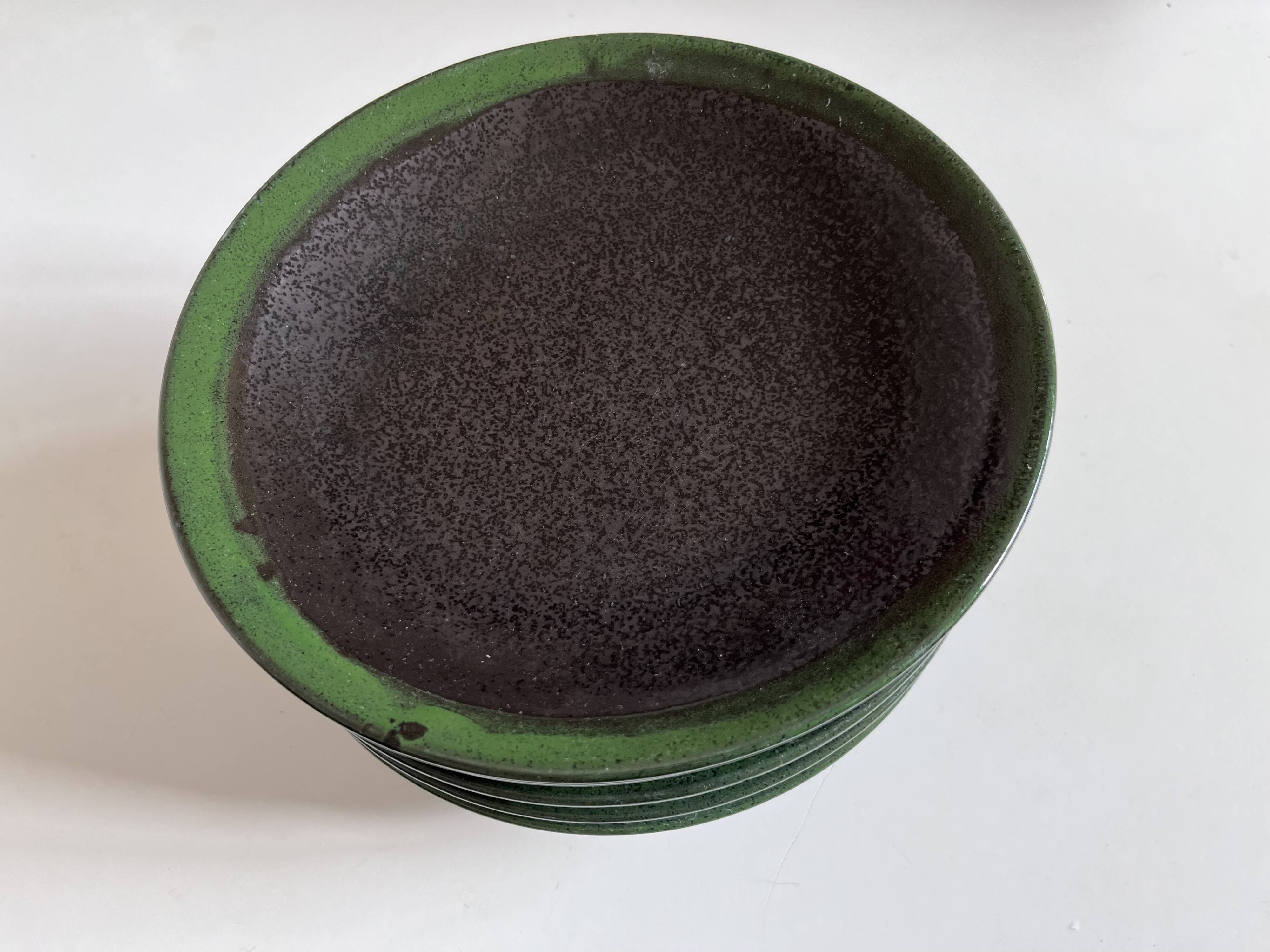 Set de 6 assiettes plates calotte en grès de potier 1970