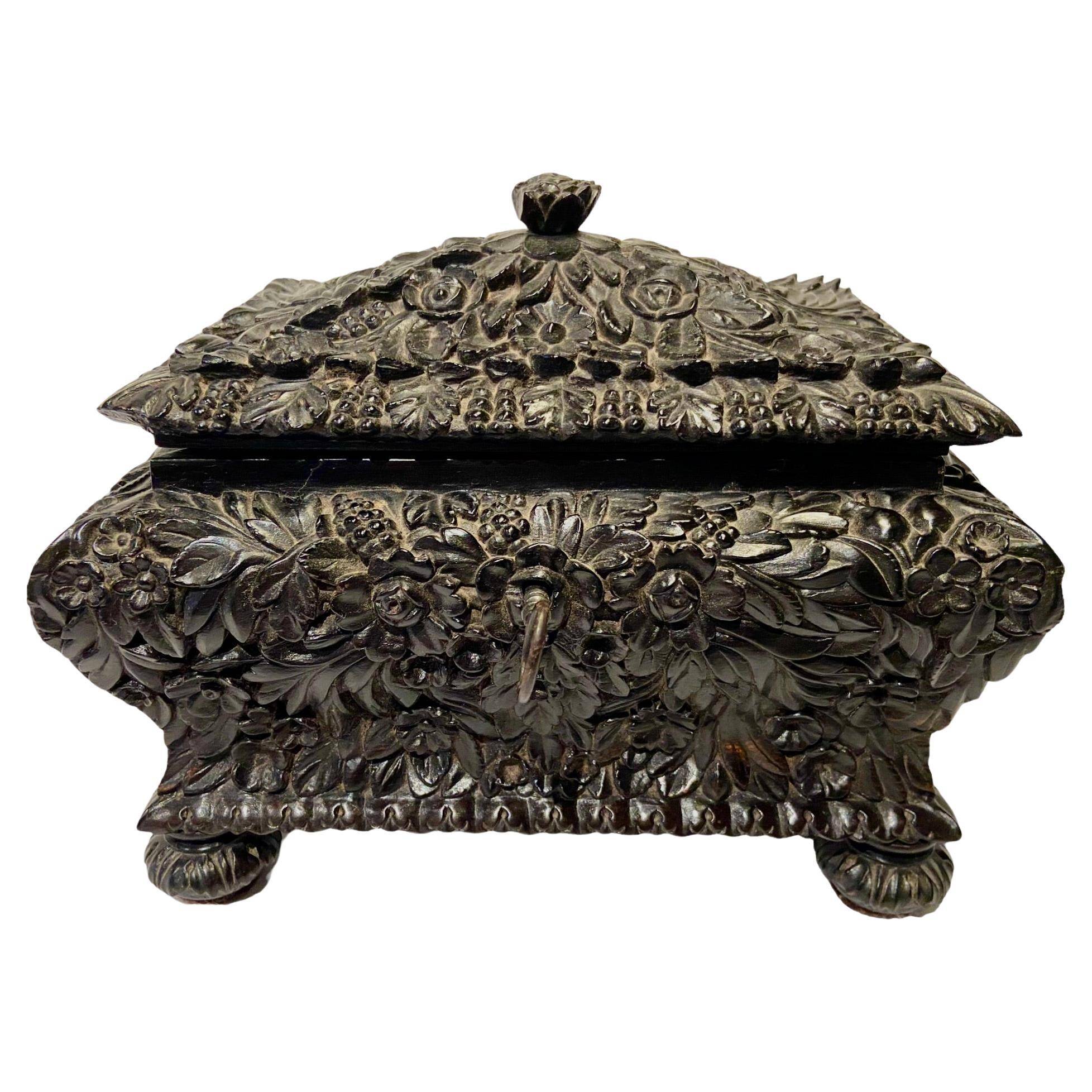 Coffre colonial en bois d'ébène