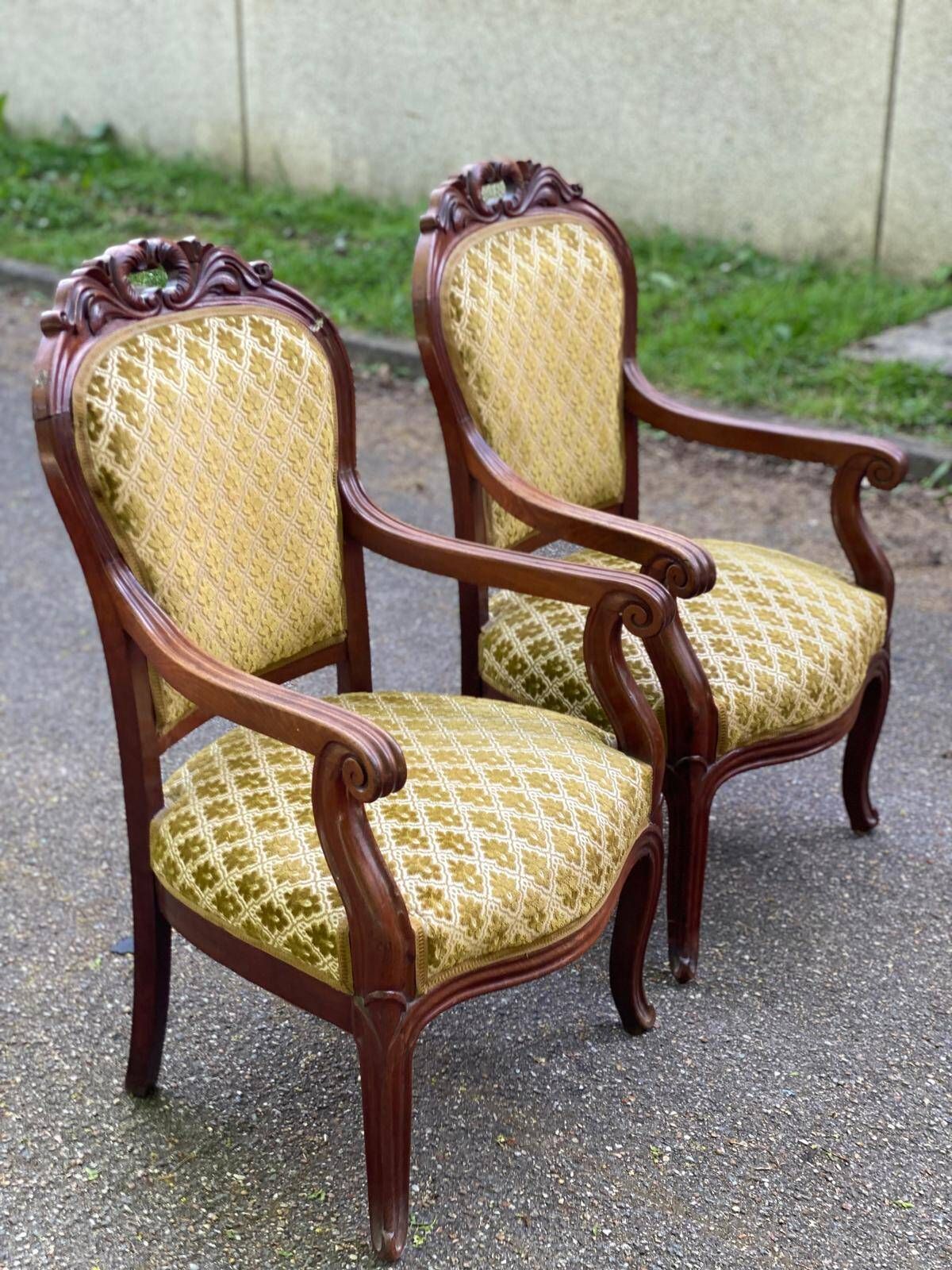 2 Louis XV cabriolet armchairs in wood and embroidered golden fabric.