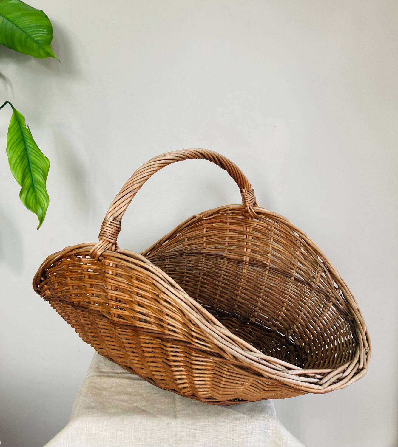 Wicker rattan log basket from the 1970s/80s