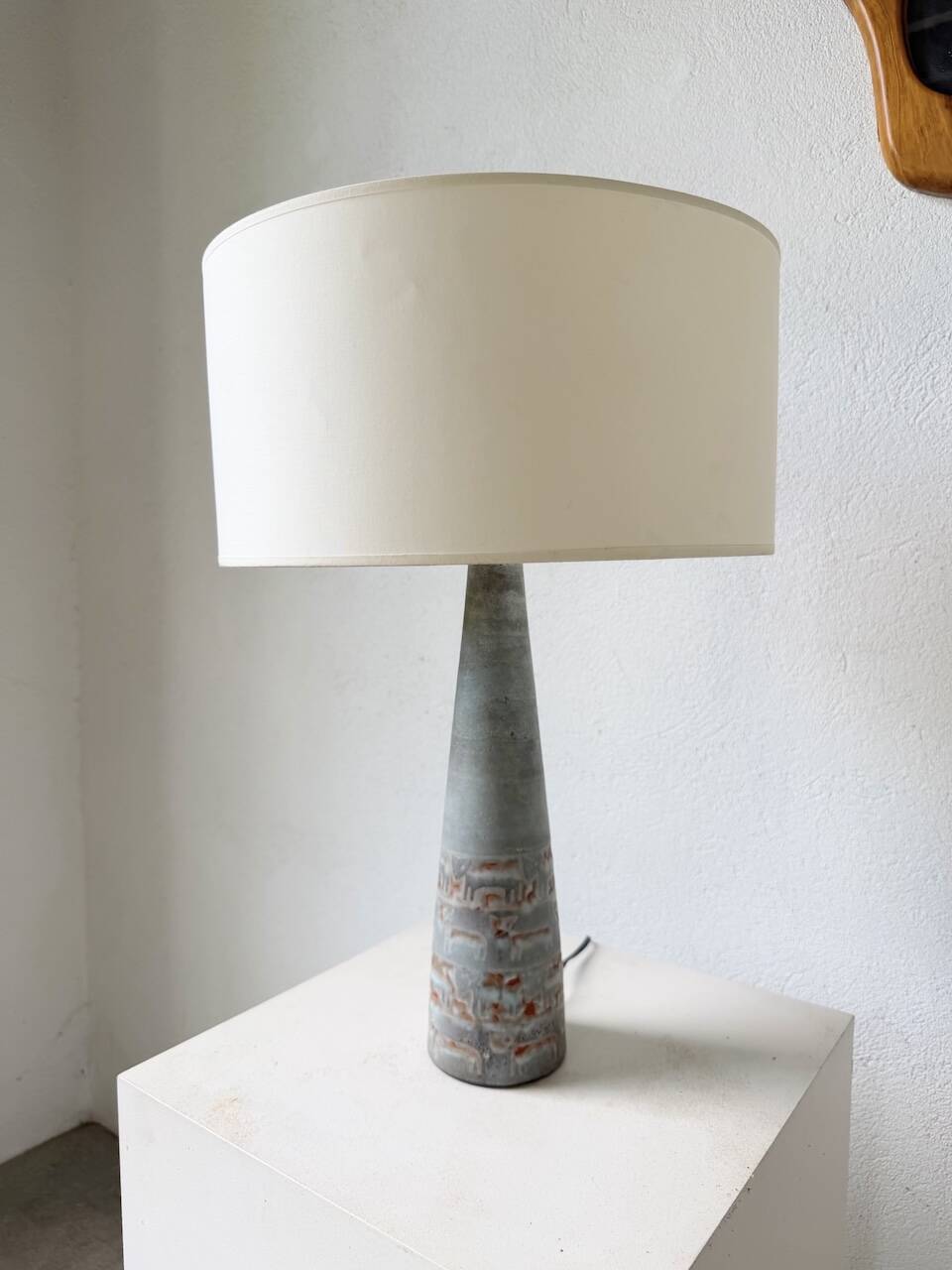 Lampe de table céramique bleue style 1950