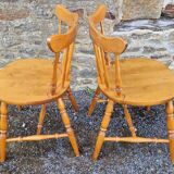 Paire de chaises en bois massif 1963 par Nesto Suède