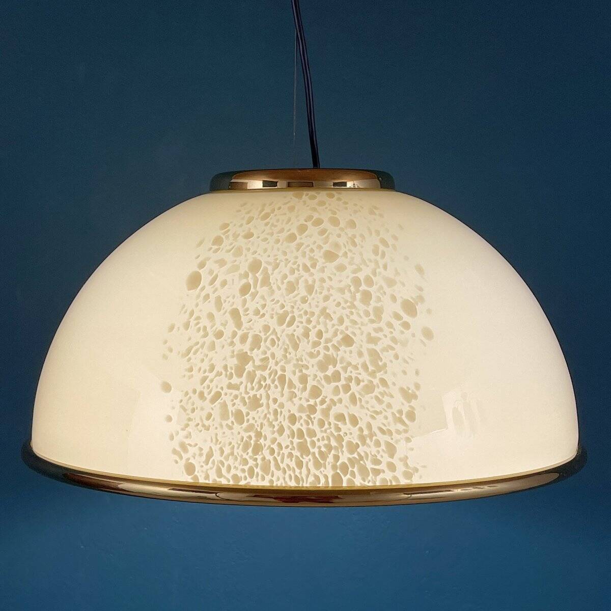 Vintage Murano glass pendant lamp in beige by F. Fabbian, Italy, 1970s.