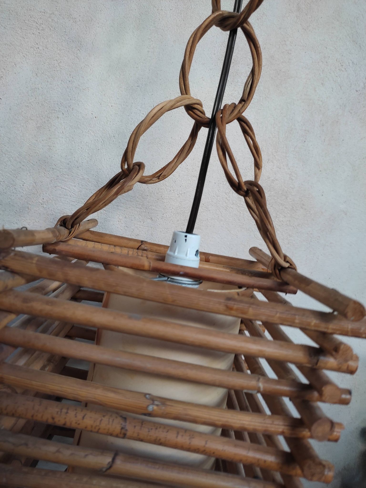 Suspension en rotin
