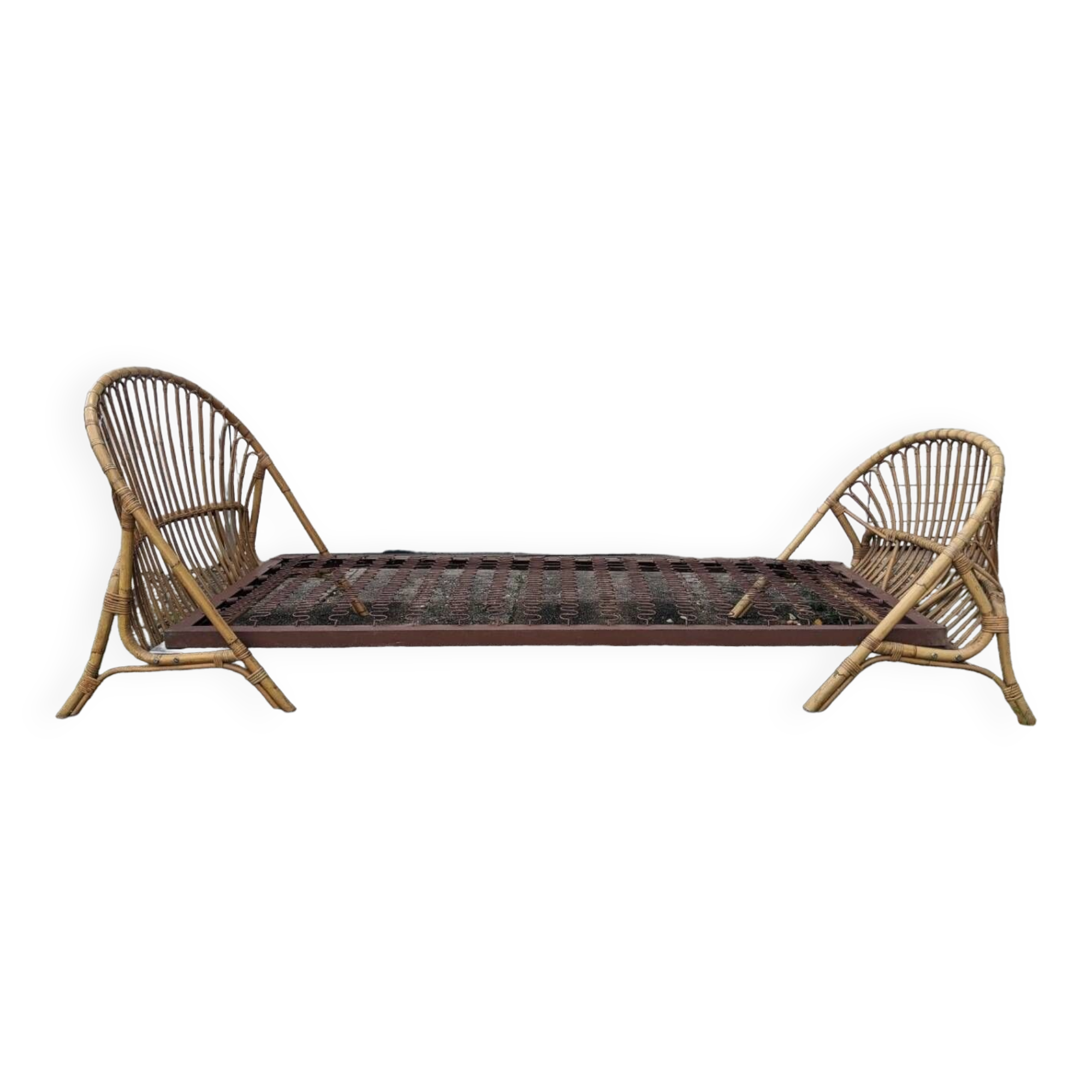 Rattan bed
