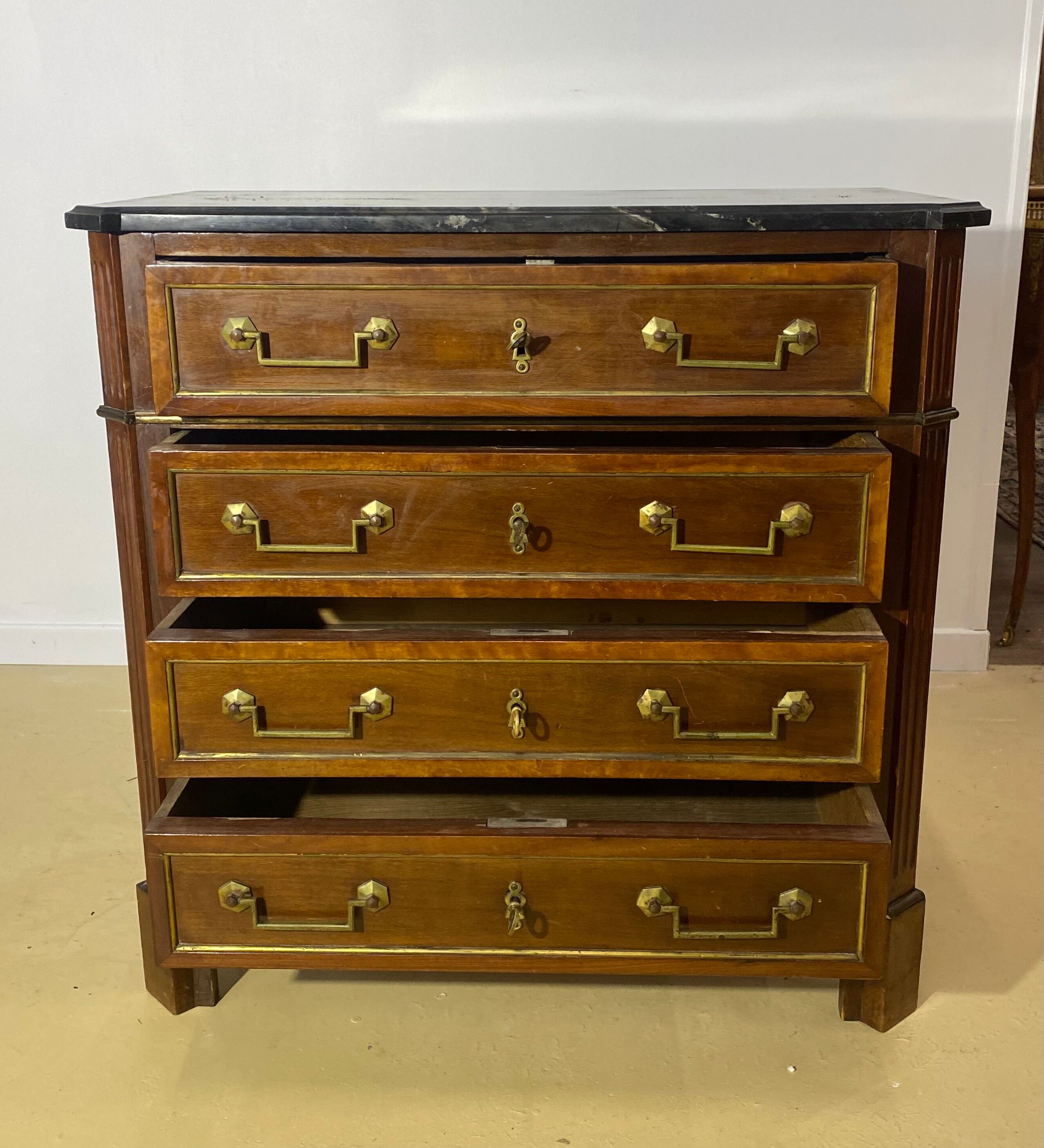 Commode Style Louis XVI