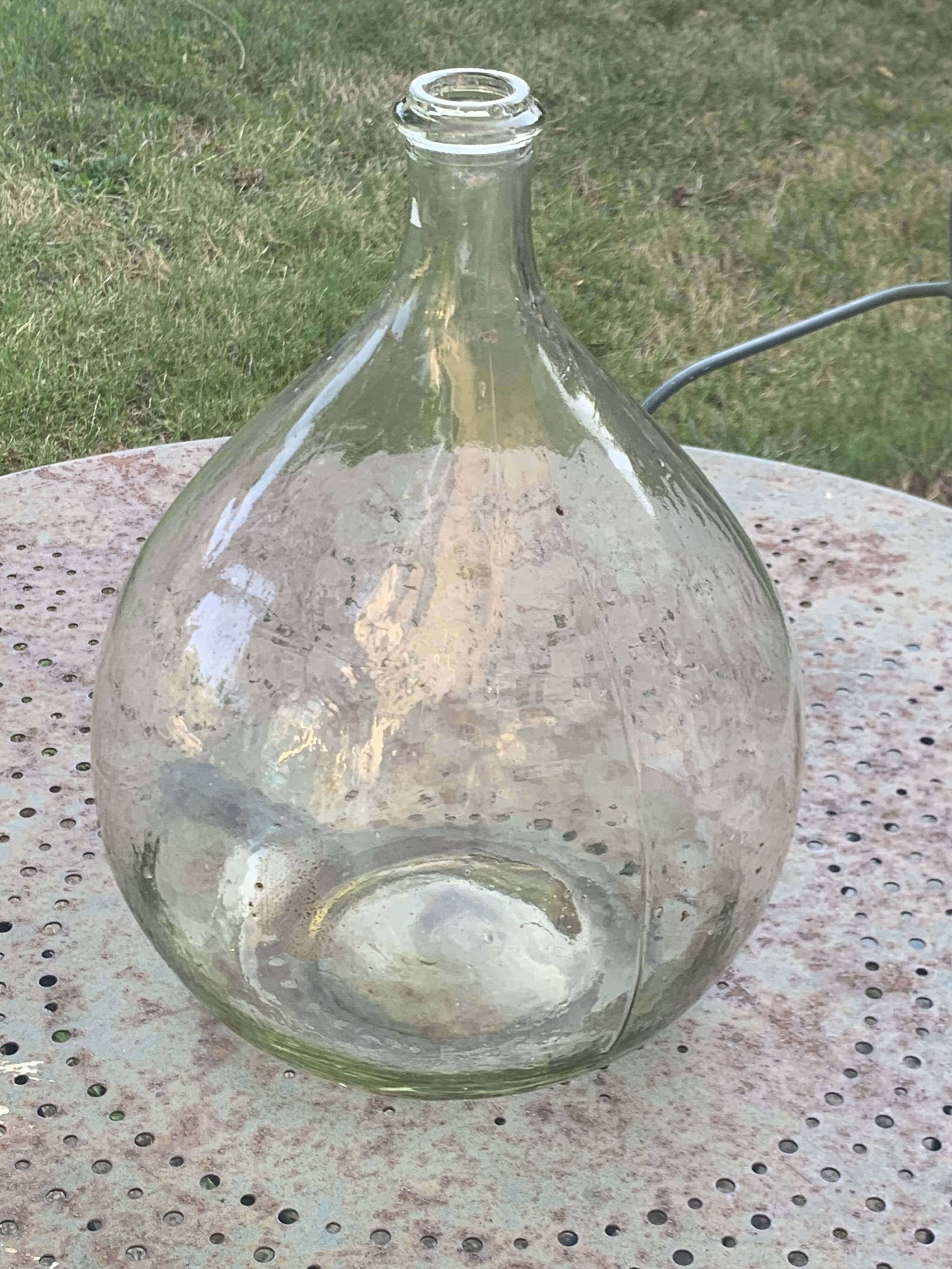 Dame Jeanne, bonbonne, bouteille en verre transparente, verre très épais