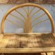 Tables de chevet en rotin vintage.