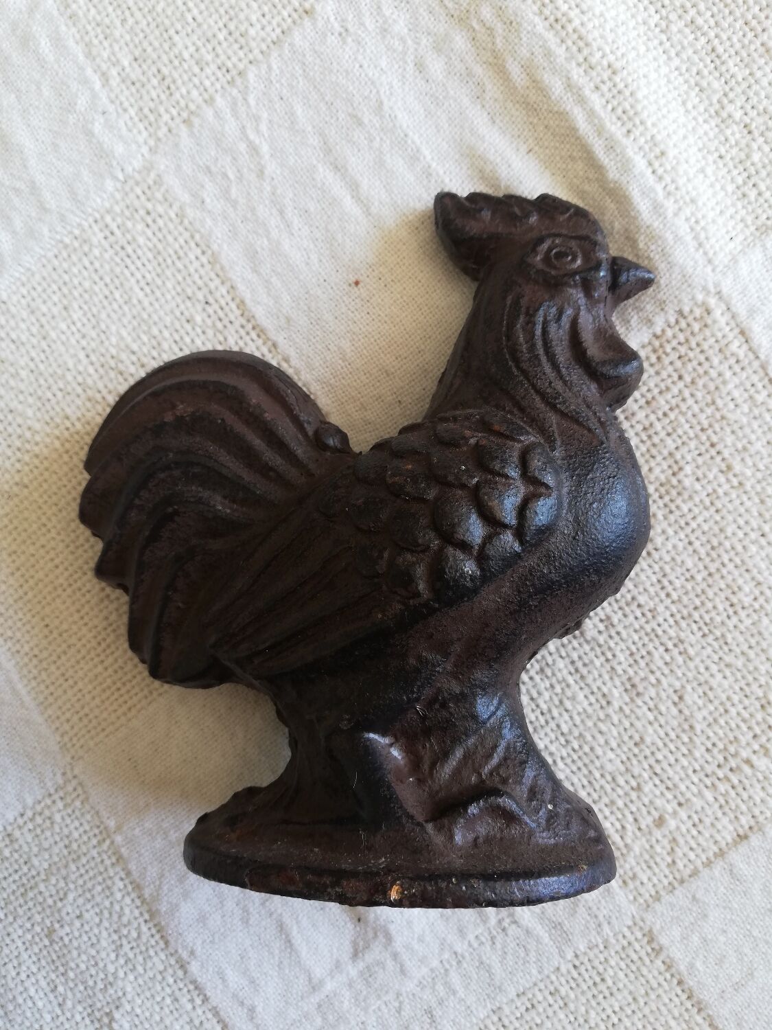 Decorative cast iron rooster bookend