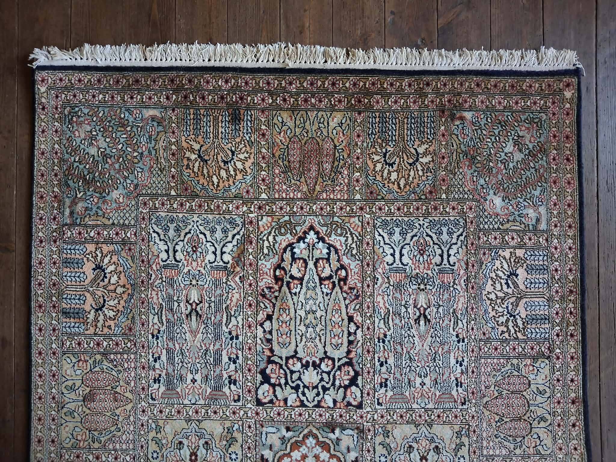 Handmade Indian Kashmiri silk rug 196x122cm