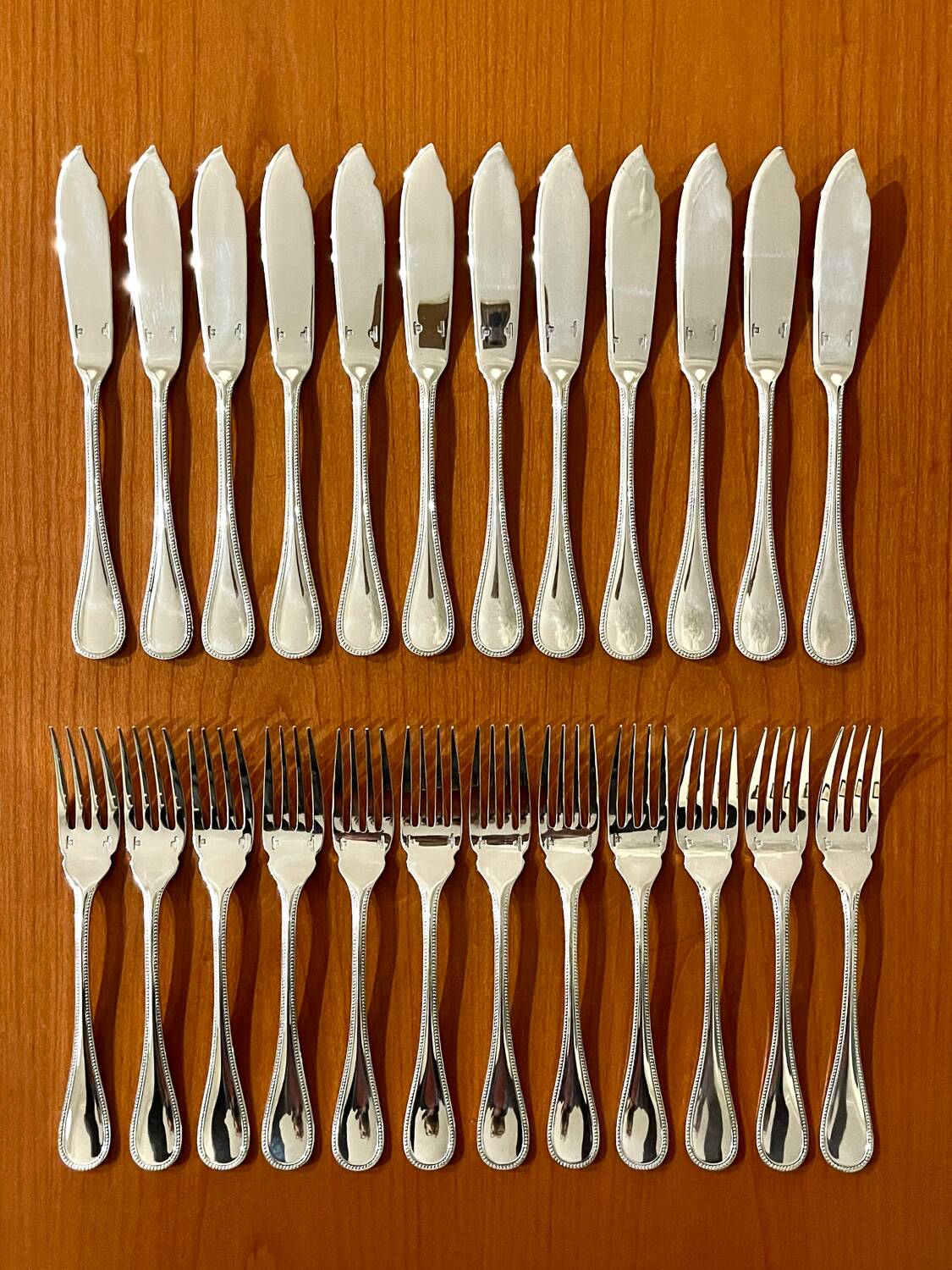 Christofle pearls 12 fish cutlery 24 pieces excellent condition