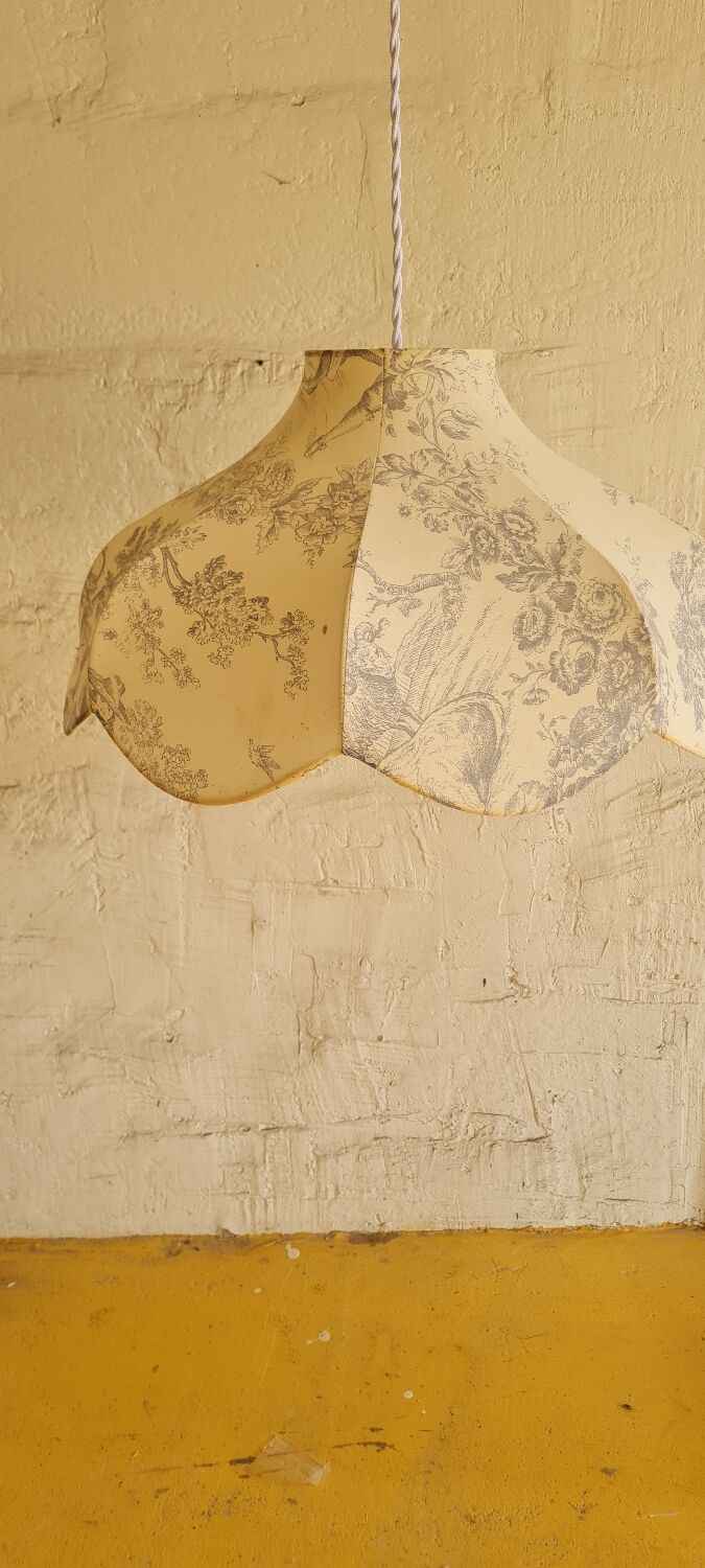 Vintage suspension in toile de jouy