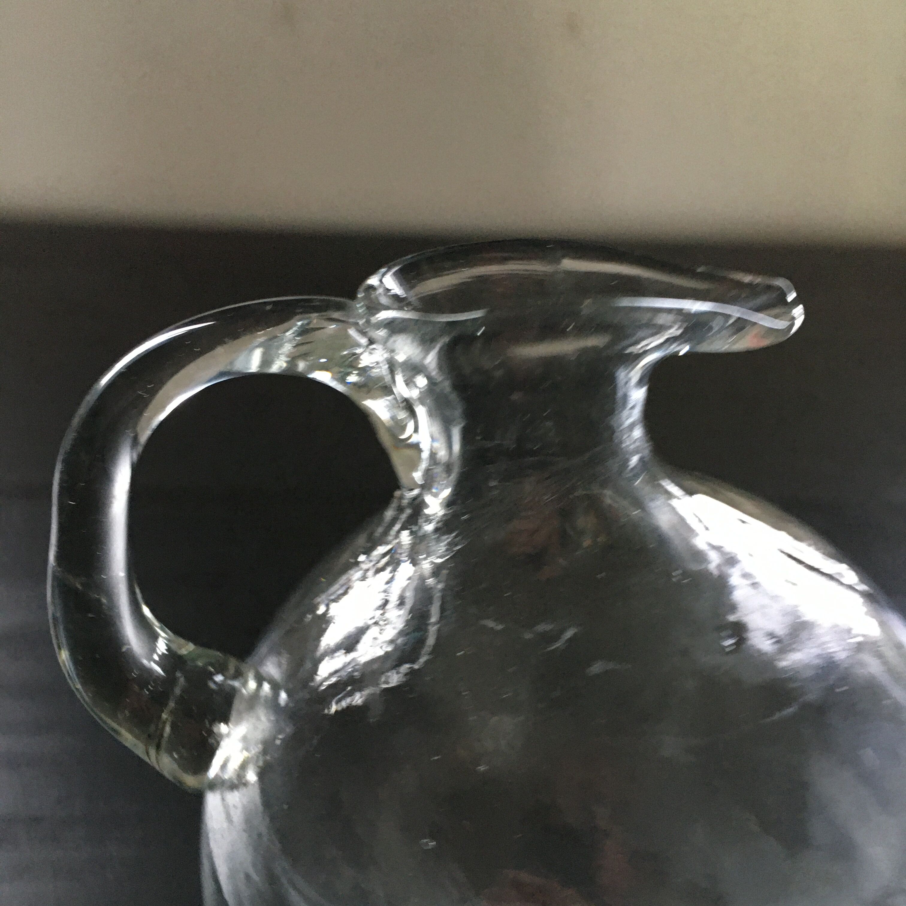 Pichet ancien verre épais