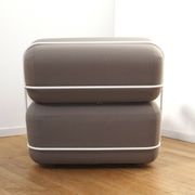 Paire de fauteuils Pebble, Bla Station