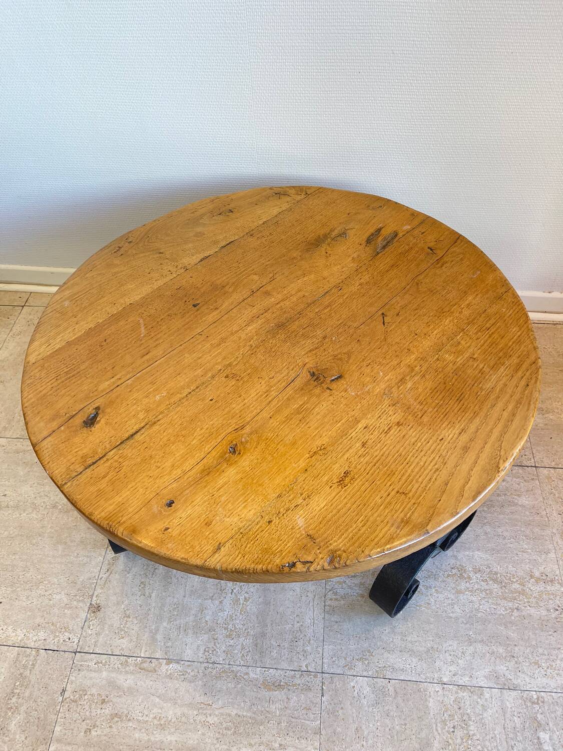 Round coffee table in wood and wrought iron – Rustic 1970s style